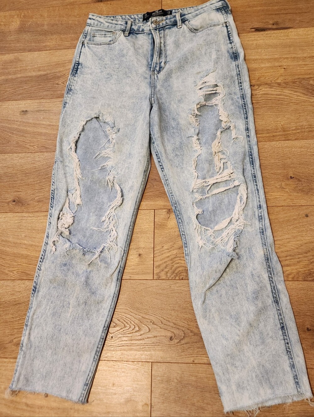 Hollister Acid Wash Ripped Destroyed Ultra High Rise Mom Jean 28x27